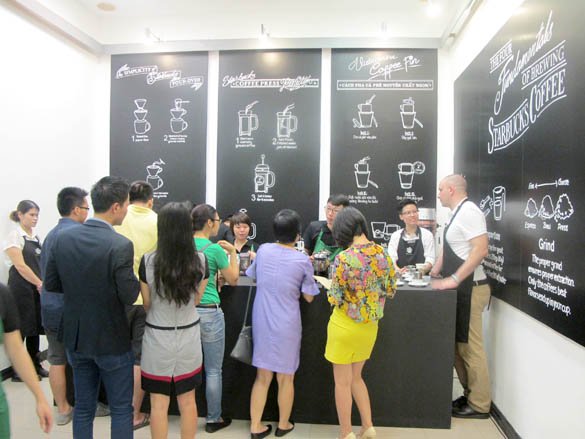 Starbucks Hà Thành có hút dân sành cafe? Ảnh 9