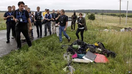 thi thể nạn nhân máy bay MH17 đã chuyển đến Donetsk