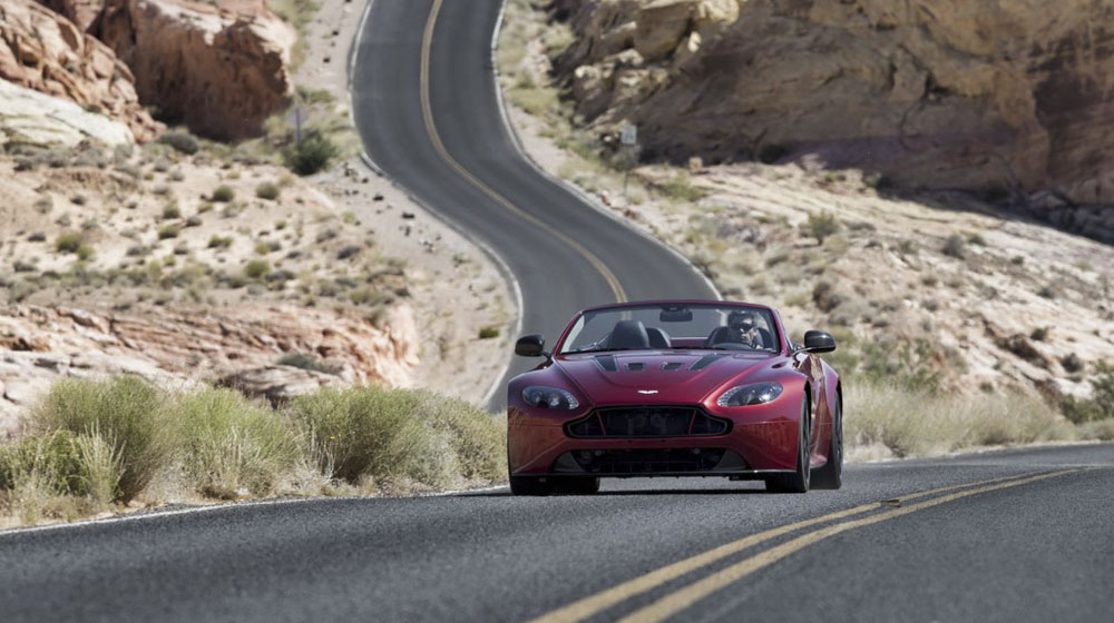Cận cảnh Aston Martin V12 Vantage S Roadster