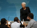 IMF hạ dự báo tăng trưởng GDP của Mỹ