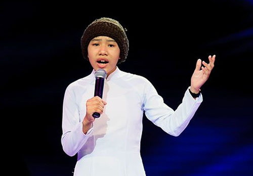 The Voice Kids: Huyền Trân hát nhạc Trịnh xúc động sâu lắng