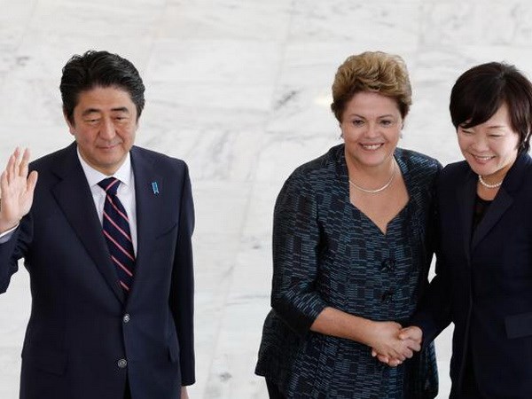 Thủ tướng Nhật Shinzo Abe thoát nạn tại Brazil