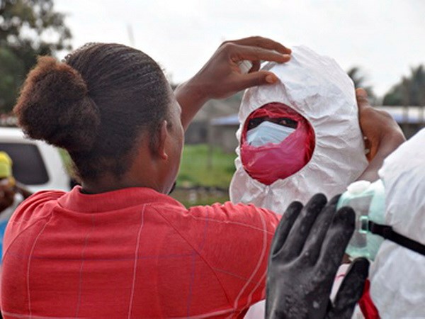 Dịch Ebola: Hơn 20 bệnh nhân nhiễm virus trốn khỏi trung tâm cách ly