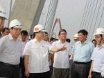 Phó thủ tướng kiểm tra tiến độ nhà ga T2, cầu Nhật Tân