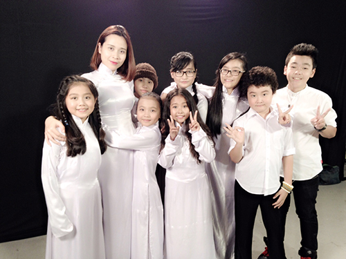 The Voice Kids: Đội Hồ Hoài Anh tung MV xúc động về mẹ