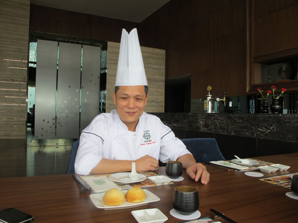 Bếp trưởng Mak Kwai Pui: mang chất lượng Michelin đến Việt Nam. Ảnh 3