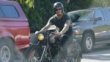Beckham gặp nạn với siêu môtô khi tránh những tay săn ảnh
