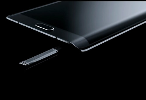 Cùng với Note 4, Samsung cũng bất ngờ ra mắt Galaxy Note Edge