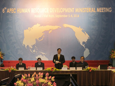 Phát triển nguồn nhân lực APEC đồng đều và bền vững