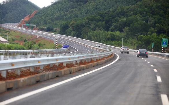 NoiBai - LaoCai hightway, vietnam