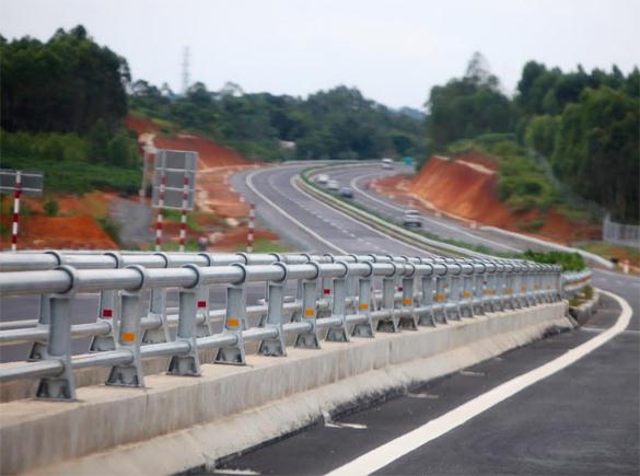 Toàn tuyến cao tốc Nội Bài - Lào Cai có 120 cầu lớn và nhỏ