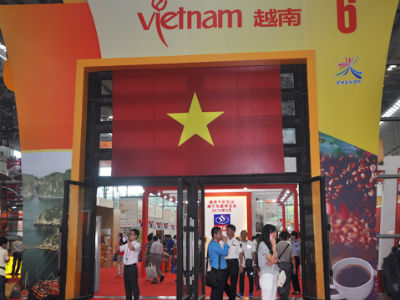 Nông sản, đồ gỗ Việt hút khách tại CAEXPO 2014