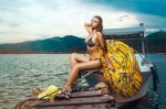 Siêu mẫu Jenny Nguyễn khoe đường cong nóng bỏng
