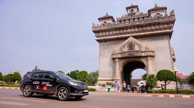 Văn hóa giao thông của người Việt 'lùn' hơn người Lào