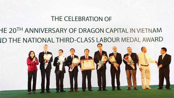 tặng thưởng Huân chương Lao động hạng ba cho tập thể Dragon Capital