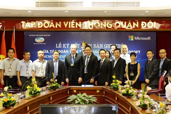 Viettel bắt tay Microsoft đưa VN thành hình mẫu công nghệ