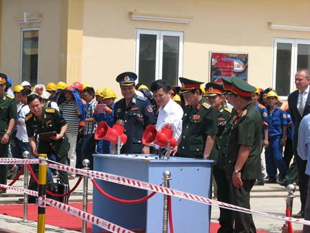 Cảnh sát biển Việt Nam hạ thủy tàu hiện đại có sân đỗ trực thăng - 5