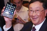 Smartphone 'độc và lạ' BlackBerry Passport chốt giá 599 USD
