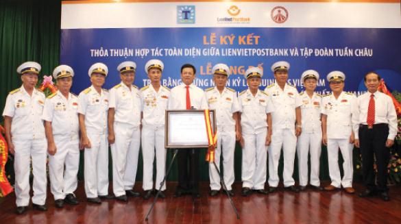 Kỷ lục Guiness Việt Nam cho Cảng du thuyền nhân tạo Tuần Châu - Vịnh Hạ Long