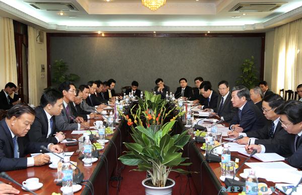Lào tìm hiểu kinh nghiệm quản lý vốn FDI của Việt Nam