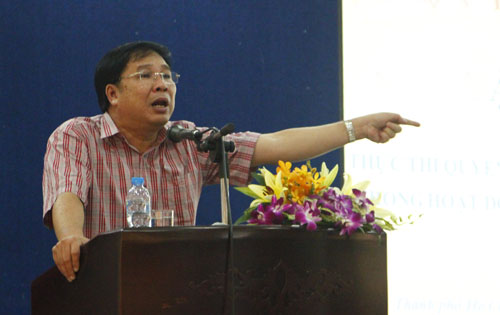 ông Đinh Trung Cẩn, giám đốc Trung tâm bảo vệ quyền tác giả âm nhạc Việt Nam (VCPMC) tại TP HCM.
