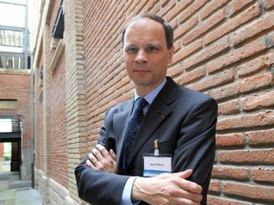 Người Pháp đoạt giải Nobel kinh tế 2014