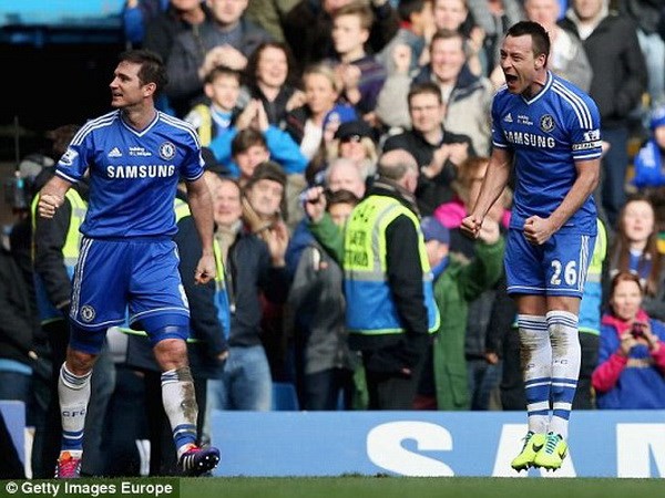 Chelsea thắng nghẹt thở Everton ở phút bù giờ, vững ngôi đầu Premier League