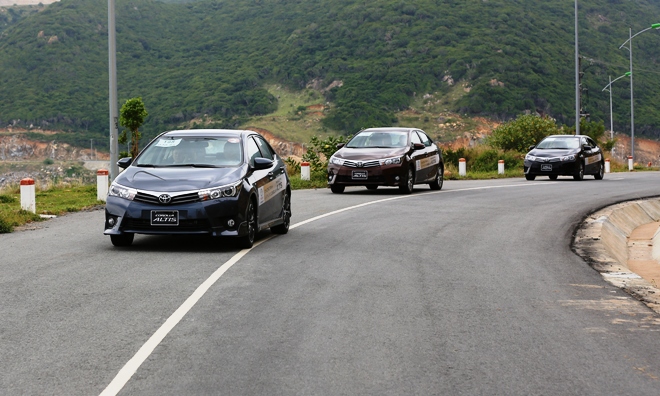 Toyota Corolla Altis 2014: Đột phá thời thượng