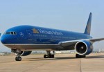 Máy bay Vietnam Airlines hạ cánh khẩn cứu hành khách khó thở