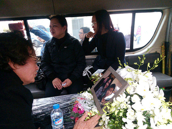 Di hài 3 mẹ con người Việt trong vụ máy bay MH17 rơi đã về quê nhà