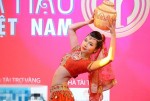 Thí sinh Hoa hậu Việt Nam trổ tài trong phần thi tài năng