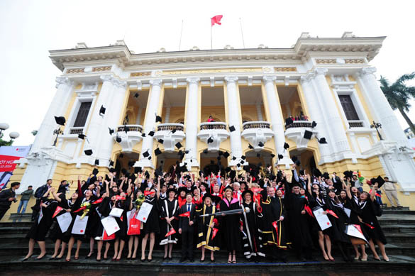 RMIT Việt Nam chúc mừng 1.802 tân khoa năm 2014
