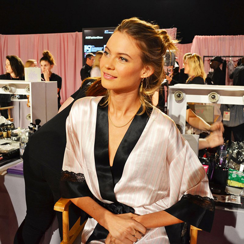 Behati Prinsloo, hôn thê của