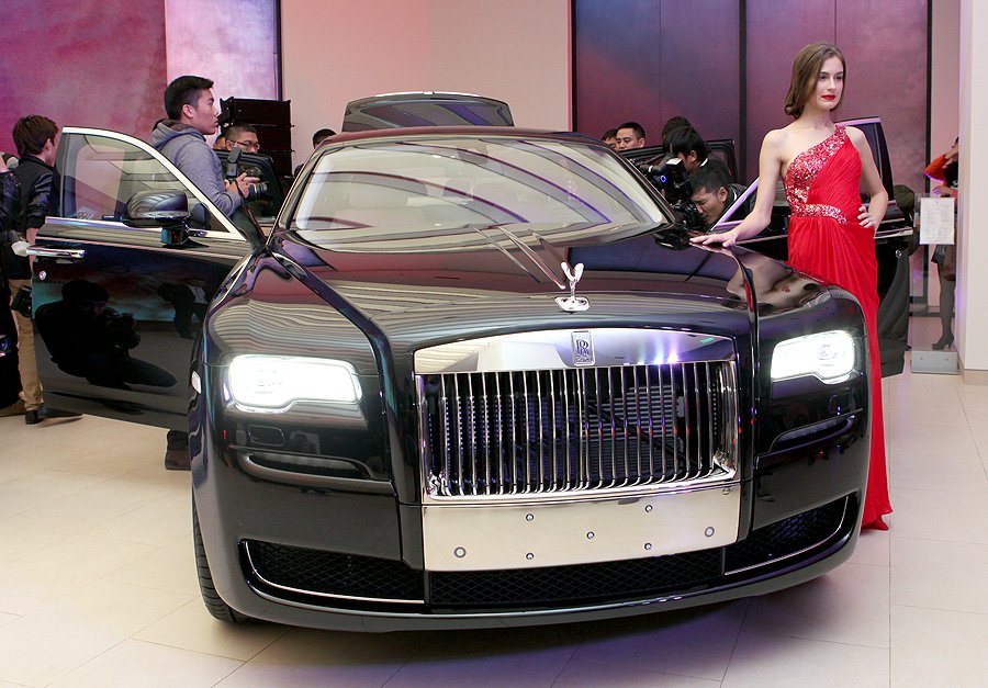 Finally a RollsRoyce Phantom for the rich and famous