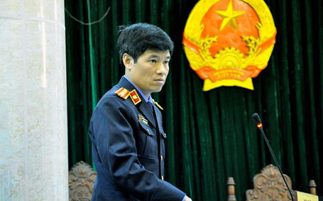 Đại diện Viện KSND TP Hà Nội tham gia tranh tụng.