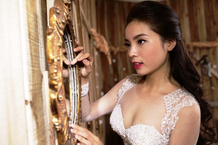 Những bức ảnh giản gị của tân Hoa hậu Việt Nam thời còn là học sinh.