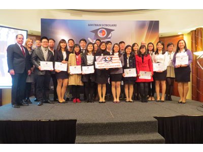 AmCham Hanoi trao học bổng cho 40 sinh viên xuất sắc