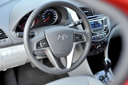  Hyundai Accent Blue 2015 có giá 551,2 triệu đồng