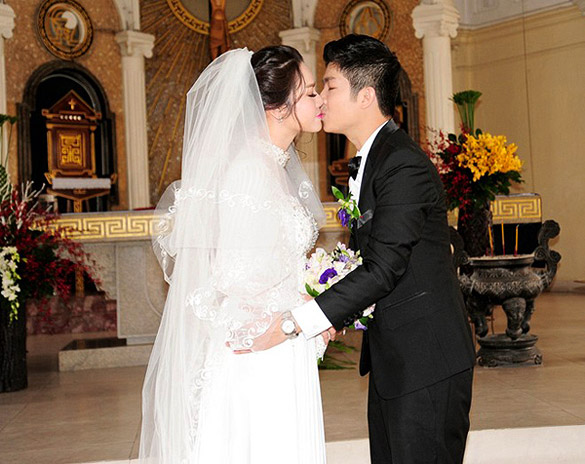 Nhật Kim Anh chính thức 'theo chồng về dinh'