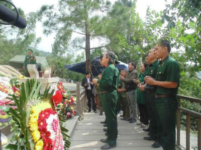 Ngàn người viếng Đại tướng Võ Nguyên Giáp nhân ngày Quân đội Nhân dân