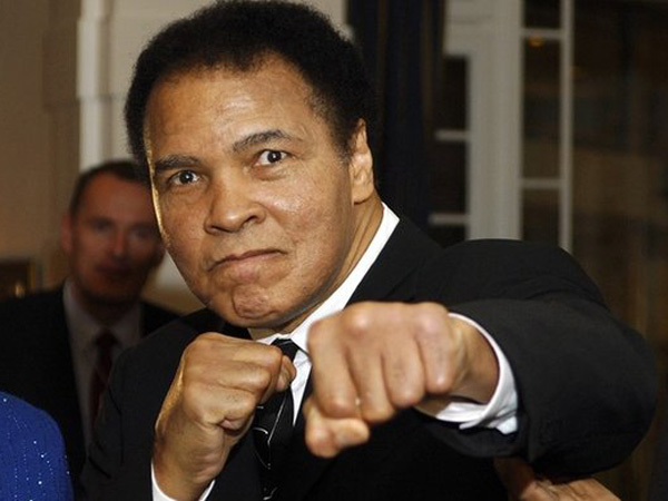 Huyền thoại đấm bốc Muhammad Ali đã được ra viện