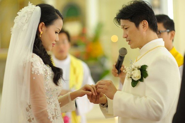 Chùm ảnh đám cưới bí mật của Dustin Nguyễn và Bebe Phạm