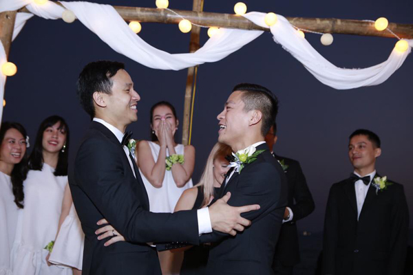Đám cưới đẹp như mơ của Adrian Anh Tuấn và Sơn Đoàn