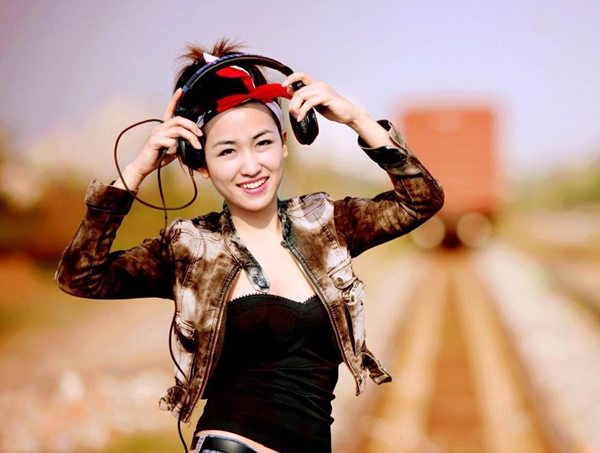 DJ xinh đẹp Trang Moon không 'dựa hơi' Sơn Tùng M-TP để nổi tiếng