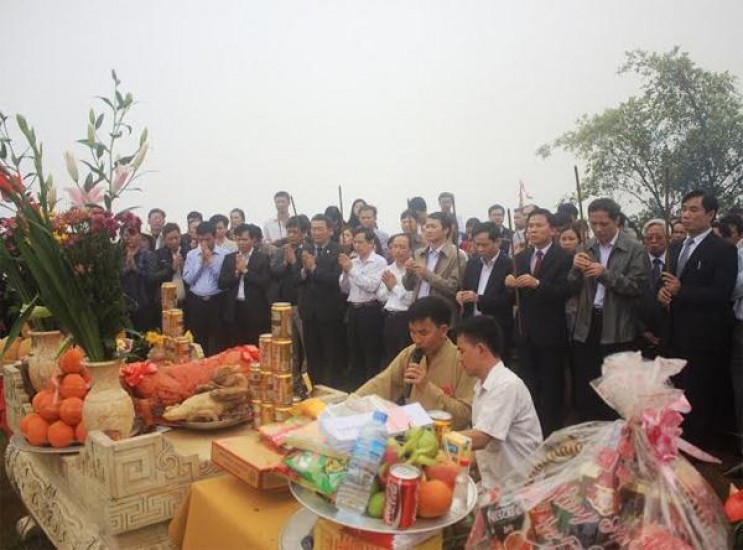 Thanh Hóa: Tưng bừng khai hội đền Nưa – Am Tiên năm 2015