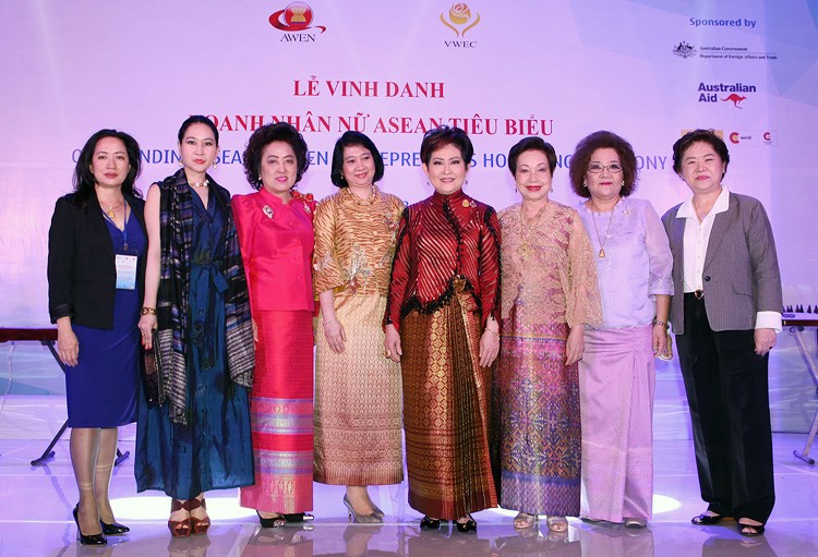 Lễ vinh danh doanh nhân nữ ASEAN tiêu biểu 2015