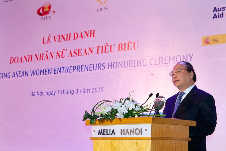 Lễ vinh danh doanh nhân nữ ASEAN tiêu biểu 2015, Nguyễn Xuân Phúc