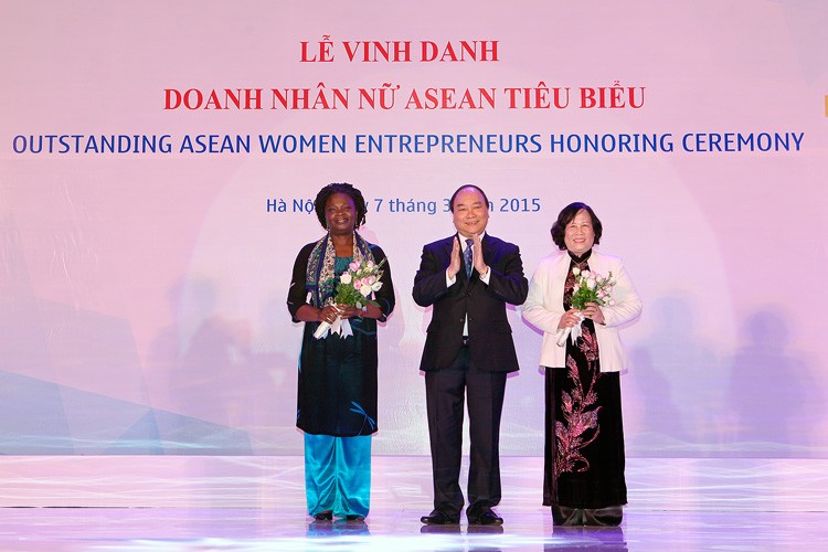Lễ vinh danh doanh nhân nữ ASEAN tiêu biểu 2015, Nguyễn Xuân Phúc, World Bank