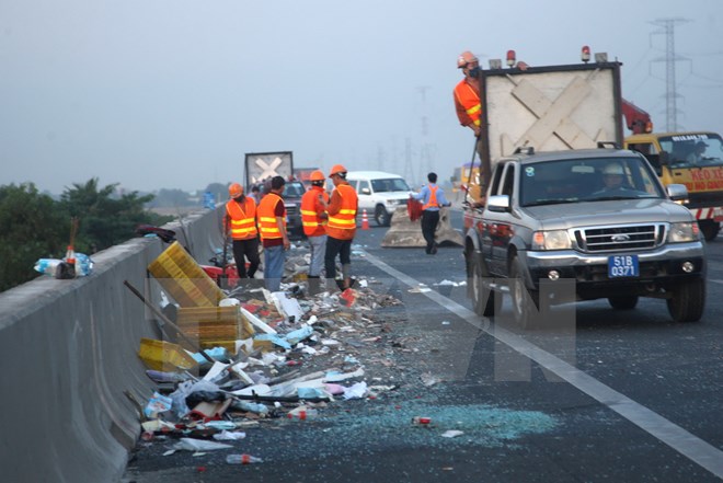 Tai nạn kinh hoàng trên cao tốc Trung Lương, 11 người thương vong